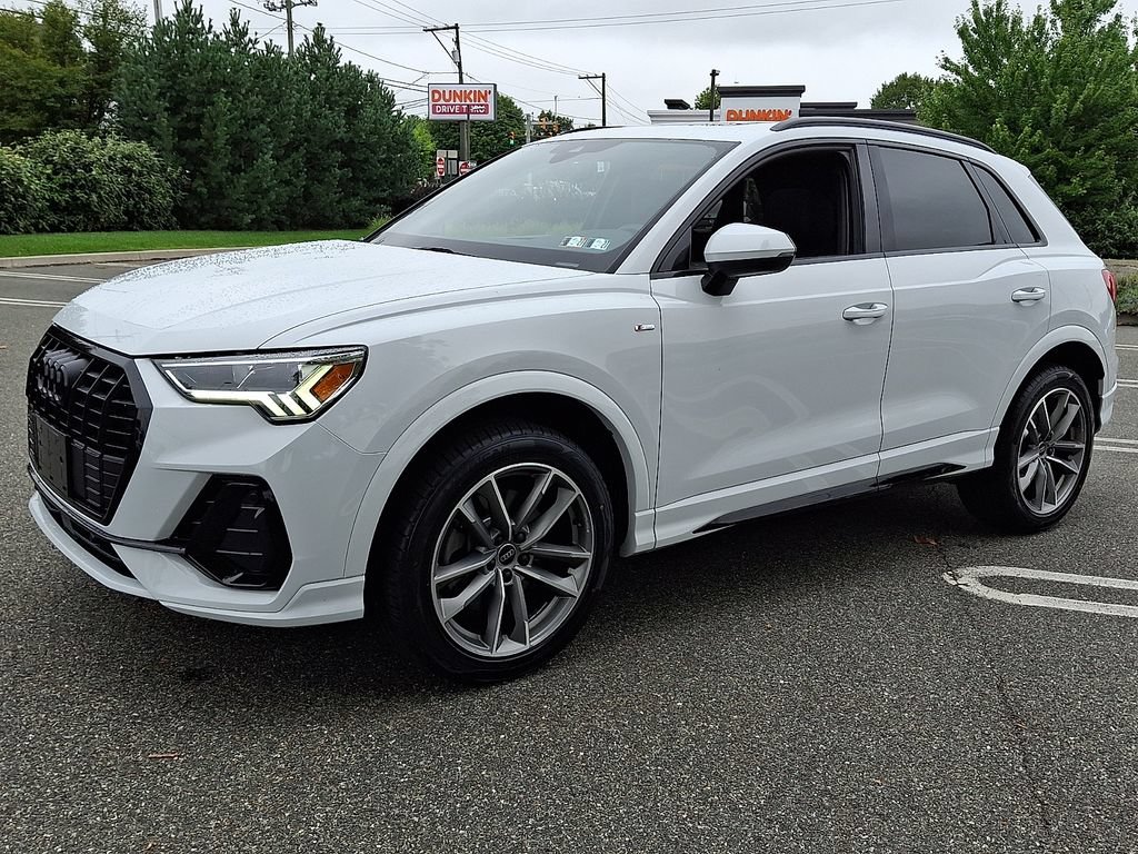Used 2023 Audi Q3 2.0T Premium w/ Black Optic Sport Package AWD/4WD image 6
