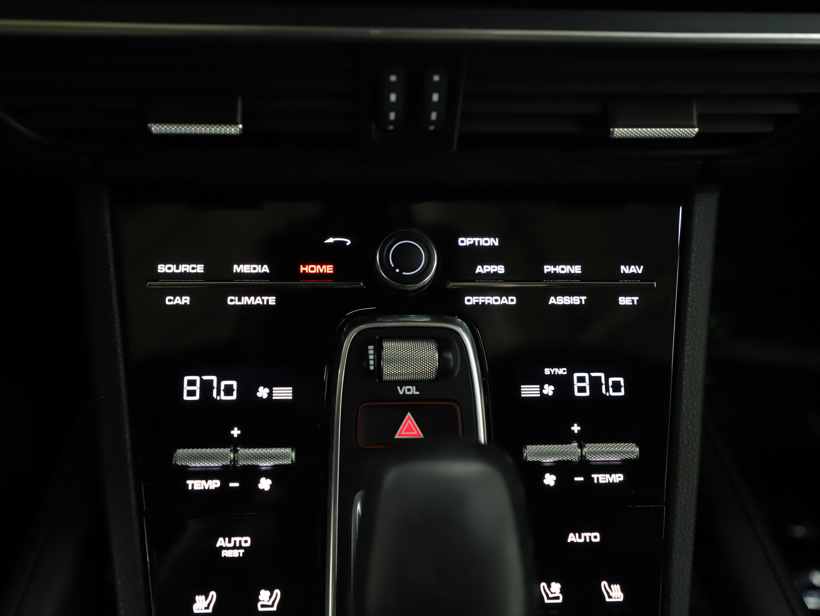 Used 2021 Porsche Cayenne w/ Premium Package Plus AWD/4WD image 26
