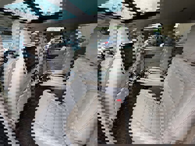 Used 2018 Lincoln Navigator L Reserve AWD/4WD image 14