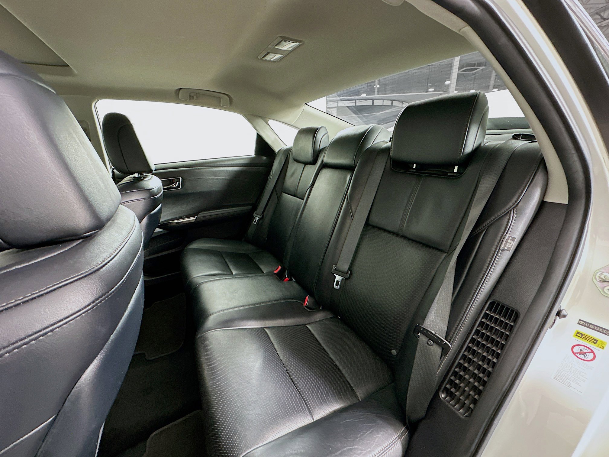 Used 2014 Toyota Avalon Limited image 27