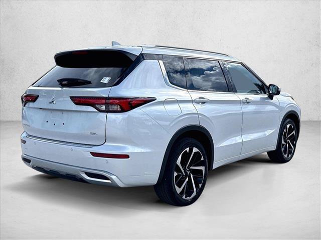 Used 2023 Mitsubishi Outlander SEL FWD image 2
