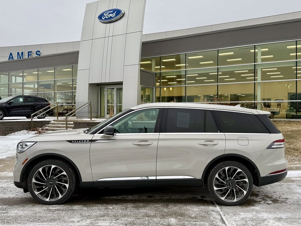 Used 2020 Lincoln Aviator Reserve w/ Equipment Group 202A image 2