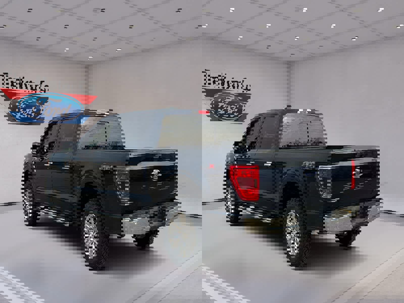 Certified 2022 Ford F150 XLT w/ Equipment Group 302A High image 7