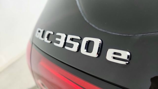 Used 2025 Mercedes-Benz GLC 350e 4MATIC image 17