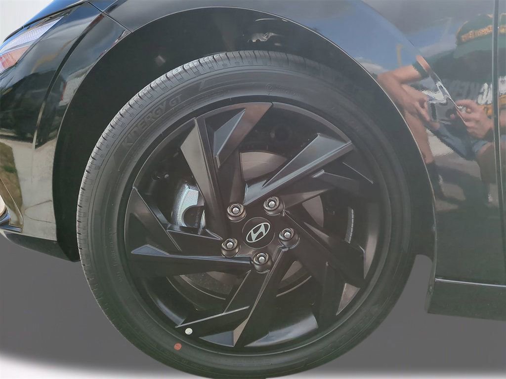 New 2026 Hyundai Elantra SEL Sport Premium FWD image 11