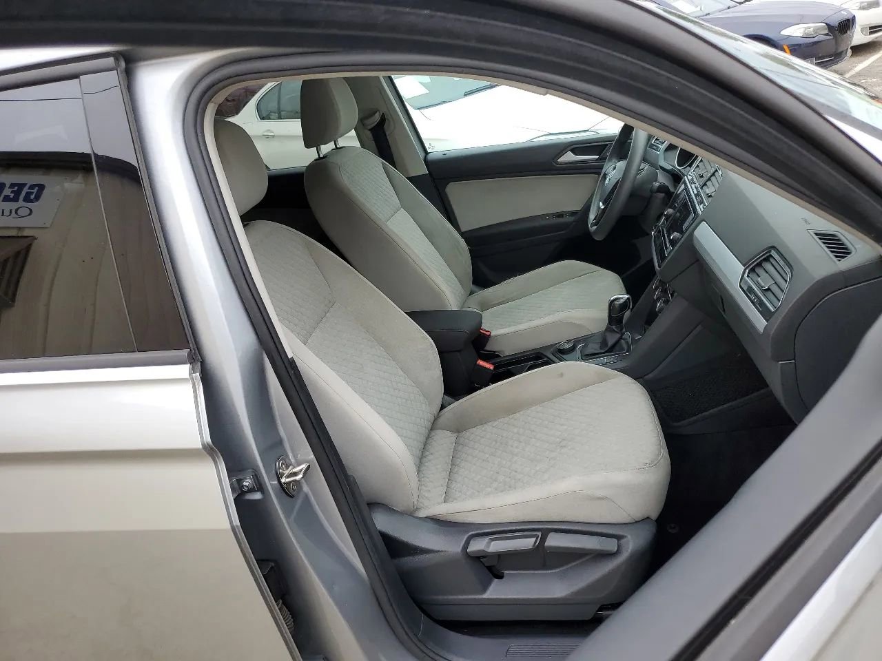 Used 2019 Volkswagen Tiguan S image 19