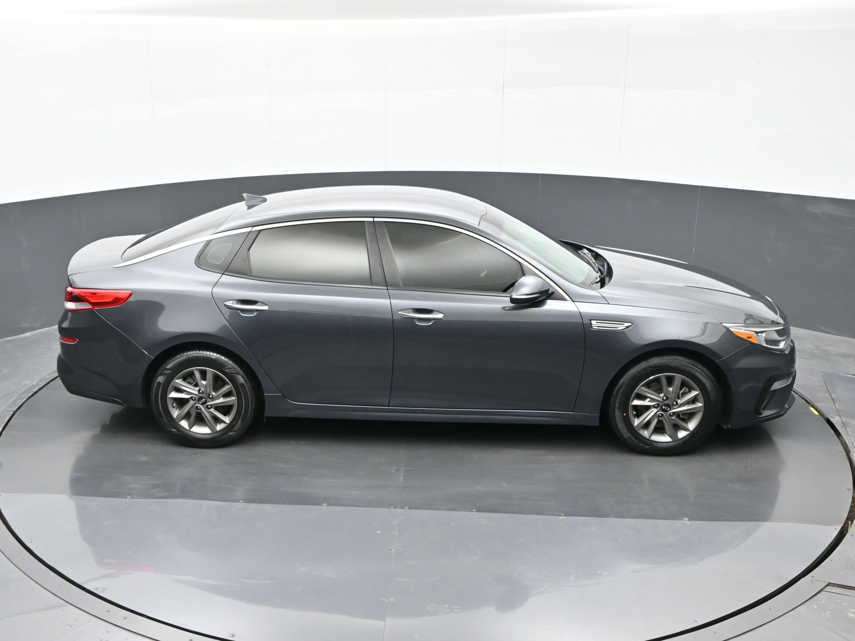 Used 2020 Kia Optima LX image 40