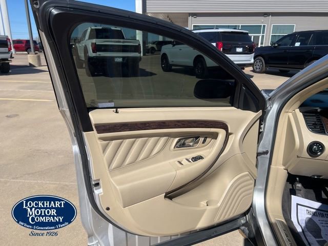 Used 2018 Ford Taurus Limited image 12