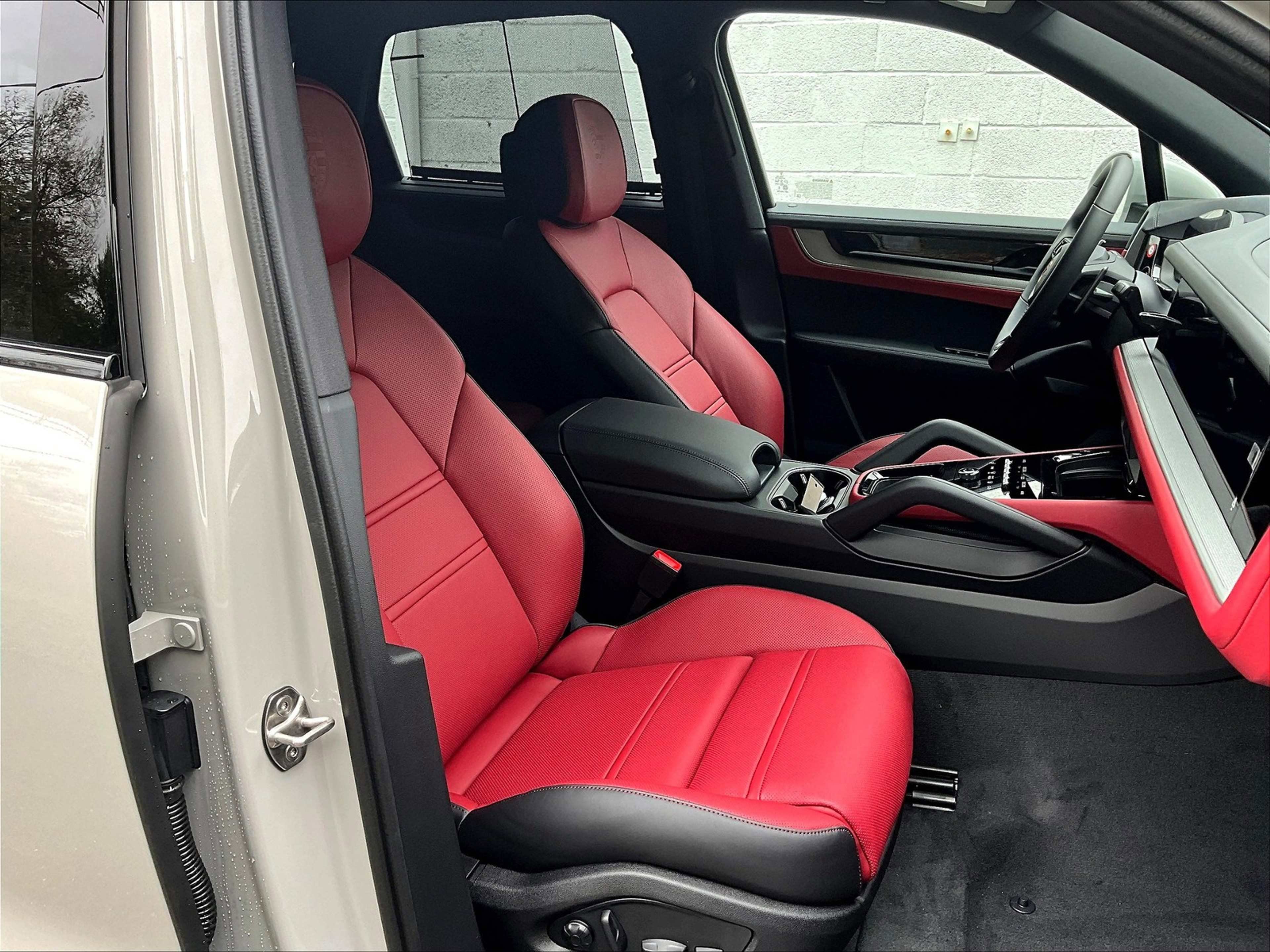 New 2026 Porsche Cayenne S image 10