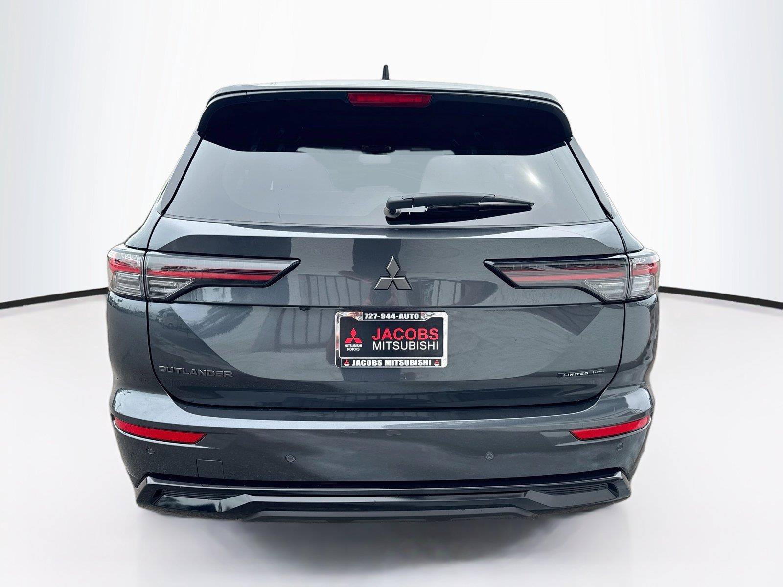New 2026 Mitsubishi Outlander SE FWD image 4