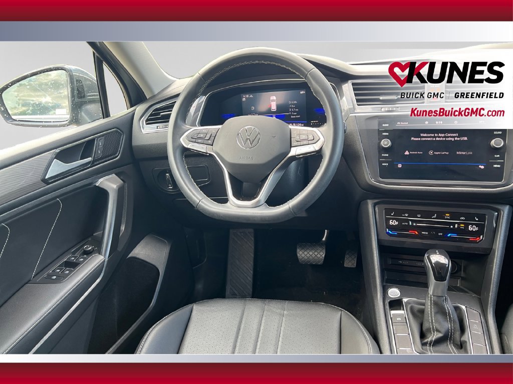 Used 2023 Volkswagen Tiguan SE AWD/4WD image 42