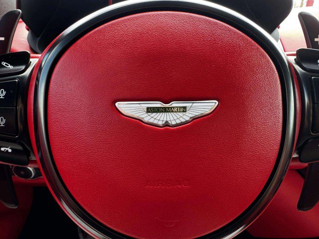 Used 2023 Aston Martin V8 Vantage Coupe image 30