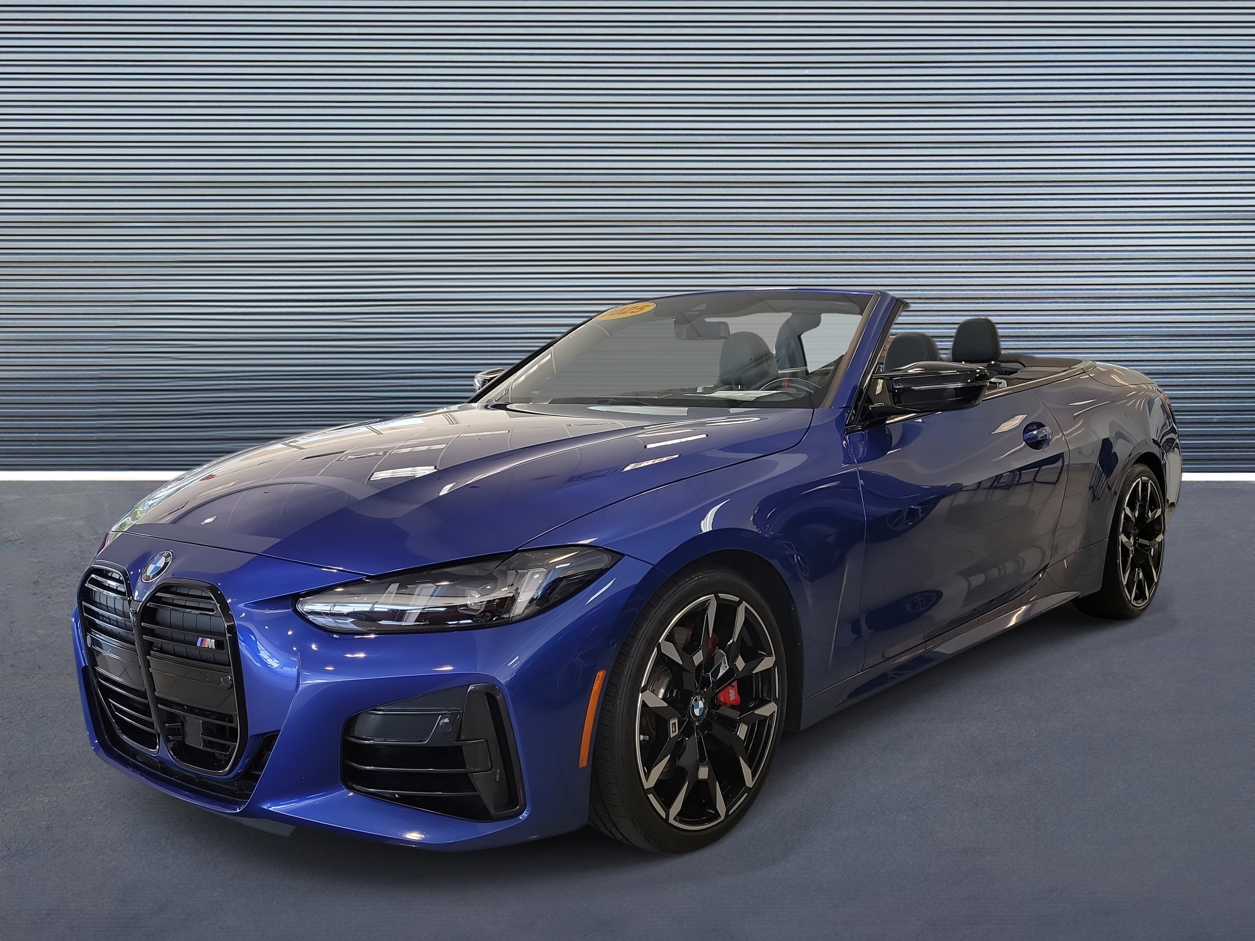 Used 2025 BMW M440i Convertible image 1