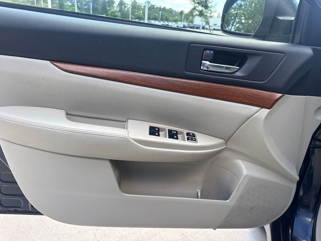 Used 2014 Subaru Outback 2.5i Limited AWD/4WD image 13