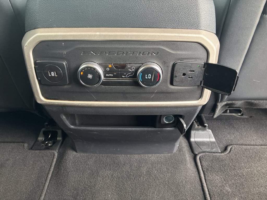 Used 2024 Ford Expedition XLT AWD/4WD image 40
