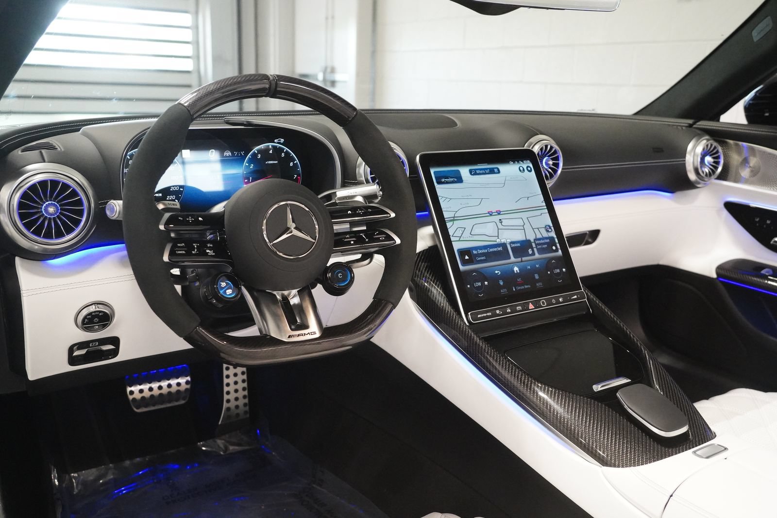 Certified 2025 Mercedes-Benz SL 63 AMG 4MATIC image 17