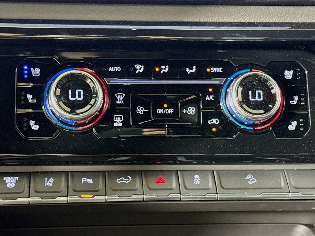 New 2026 GMC Sierra 2500 AT4 w/ Technology Package AWD/4WD image 10