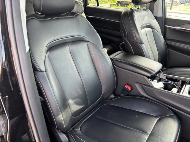 Certified 2022 Jeep Grand Cherokee L Limited w/ Black Appearance Package AWD/4WD image 27