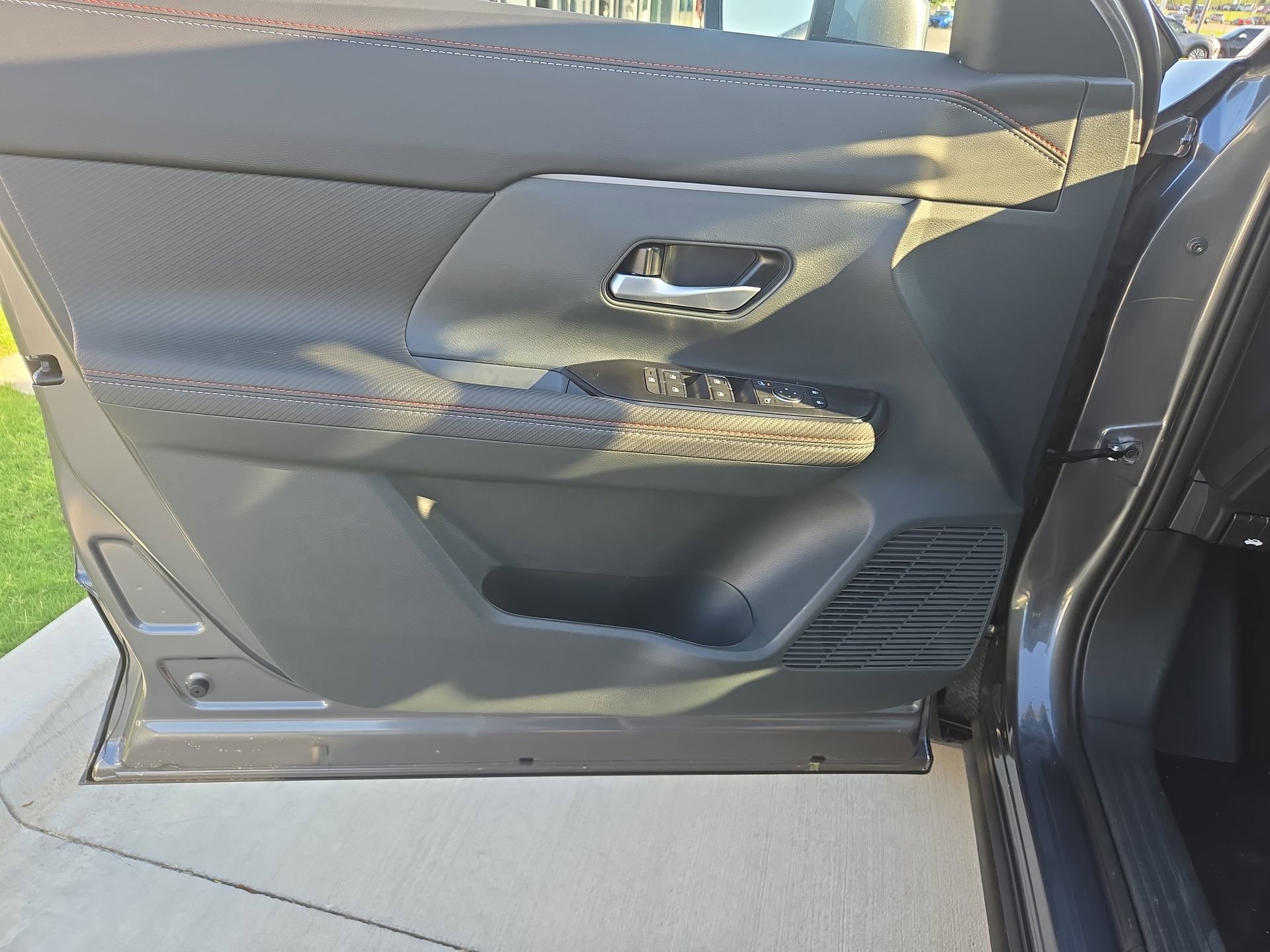 New 2025 Nissan Kicks SR FWD image 29