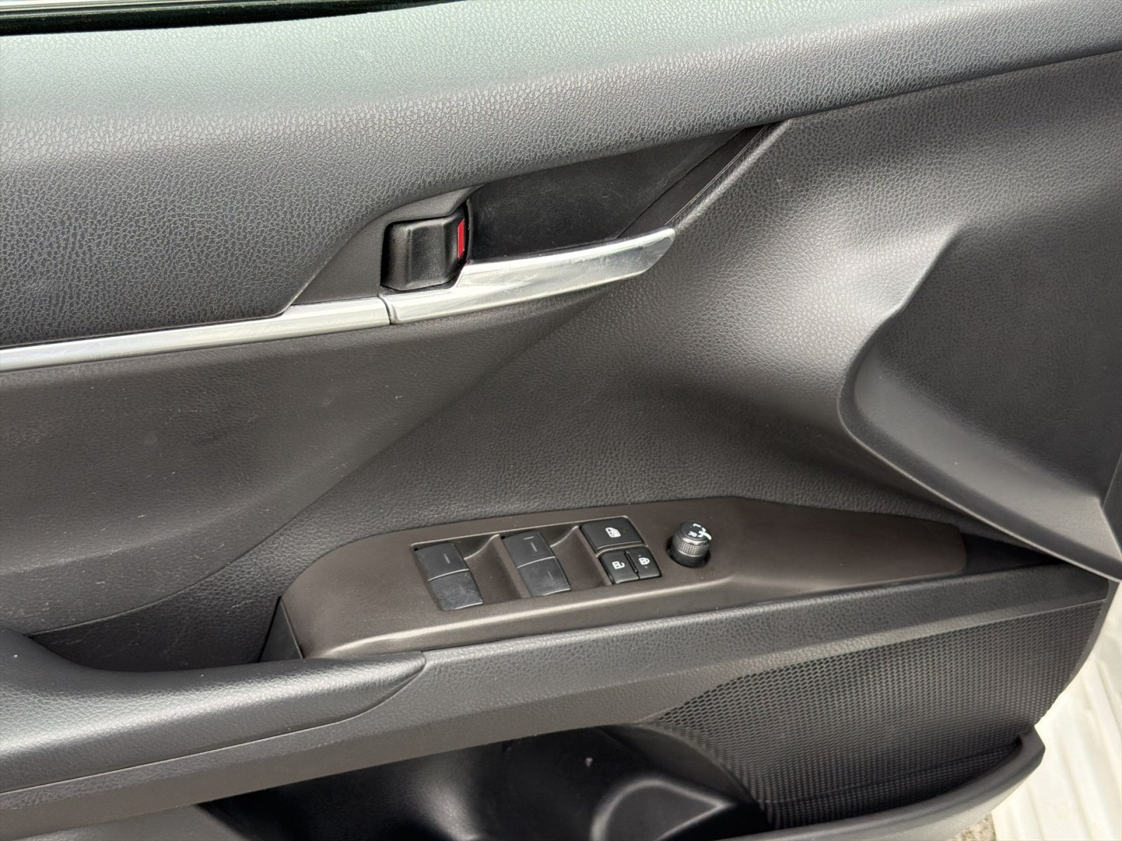 Used 2023 Toyota Camry SE FWD image 13
