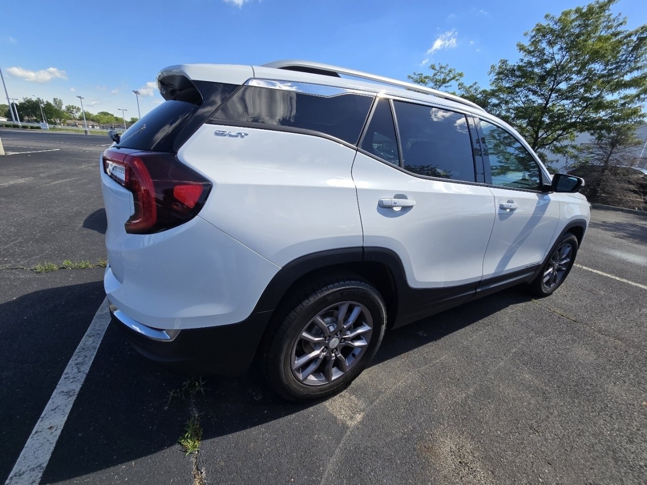 Used 2023 GMC Terrain SLT AWD/4WD image 8