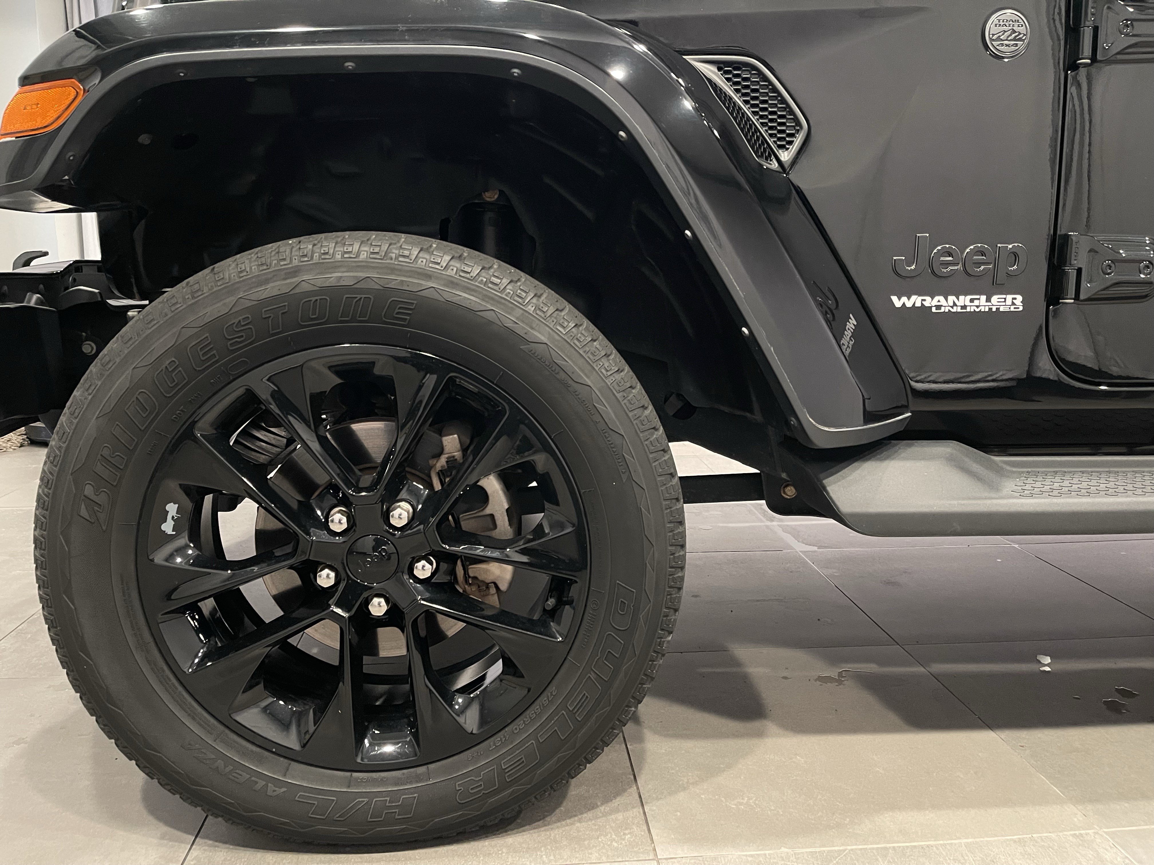 Used 2021 Jeep Wrangler Unlimited Sahara AWD/4WD image 7