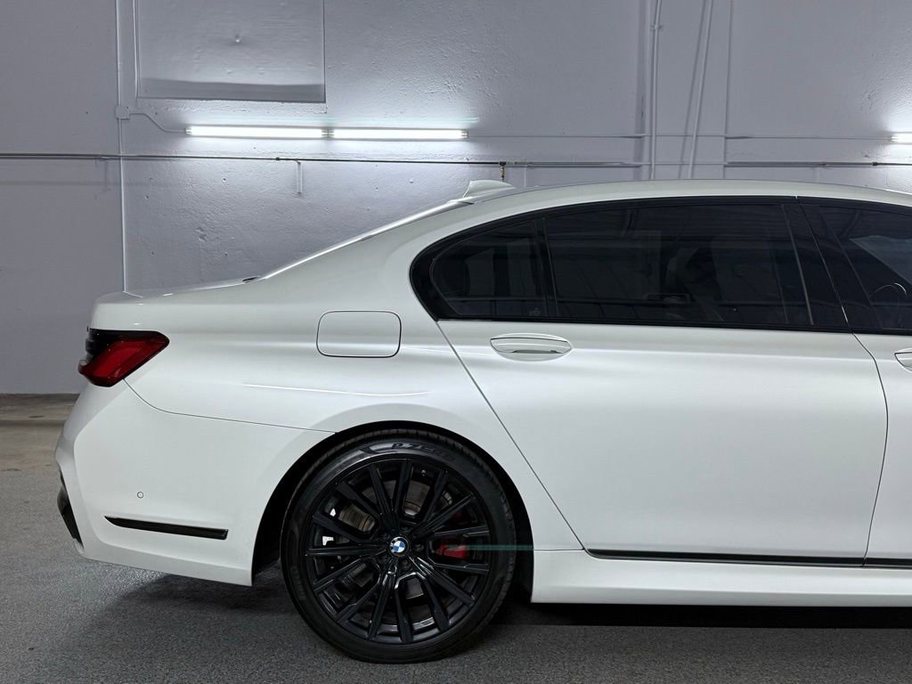 Used 2022 BMW 750i xDrive w/ Executive Package image 8