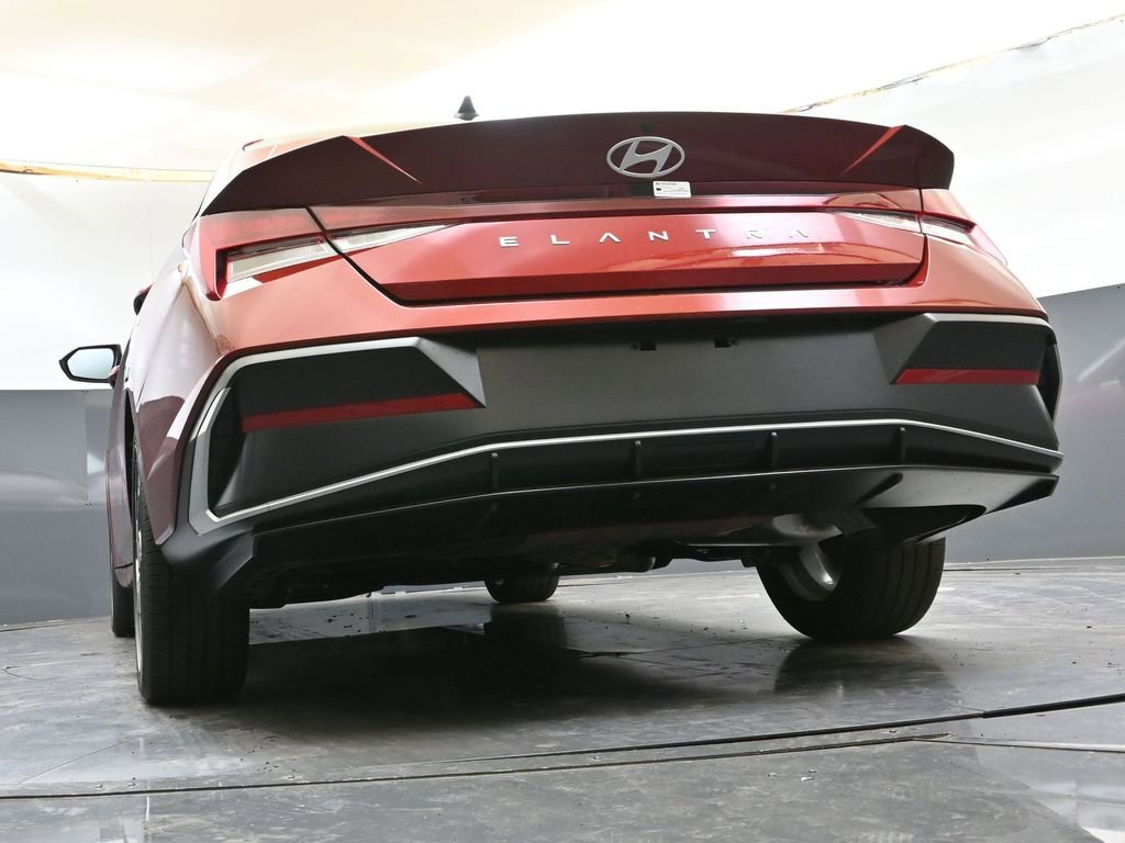 Certified 2025 Hyundai Elantra SEL FWD image 38