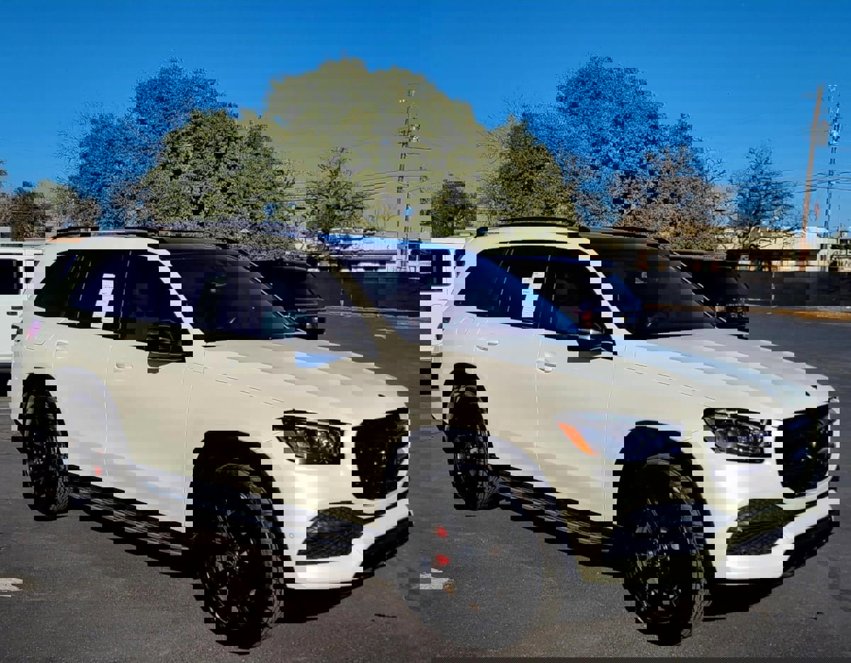 Used 2023 Mercedes-Benz GLS 450 4MATIC image 8