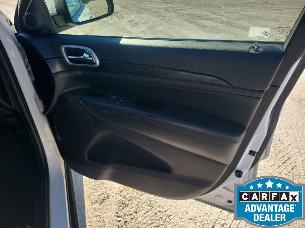 Used 2020 Jeep Grand Cherokee Laredo image 44