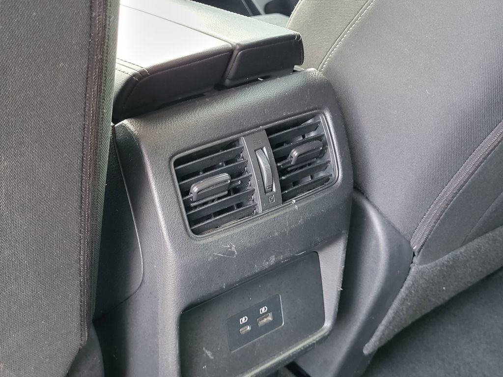 Used 2023 Nissan Rogue SV image 26