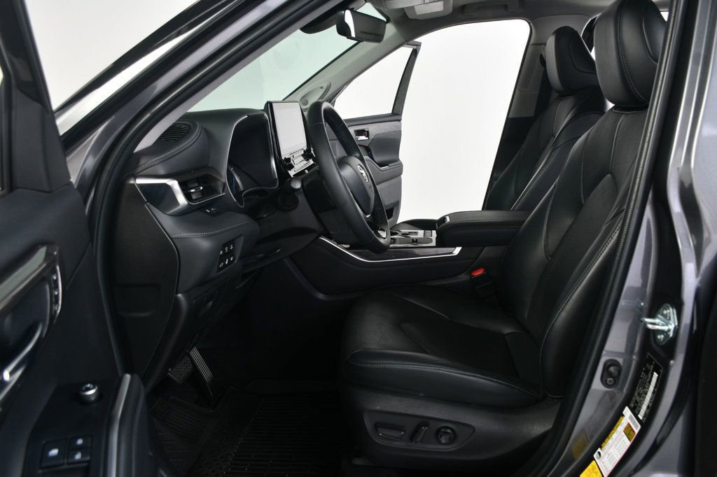 Used 2022 Toyota Highlander Limited AWD/4WD image 28