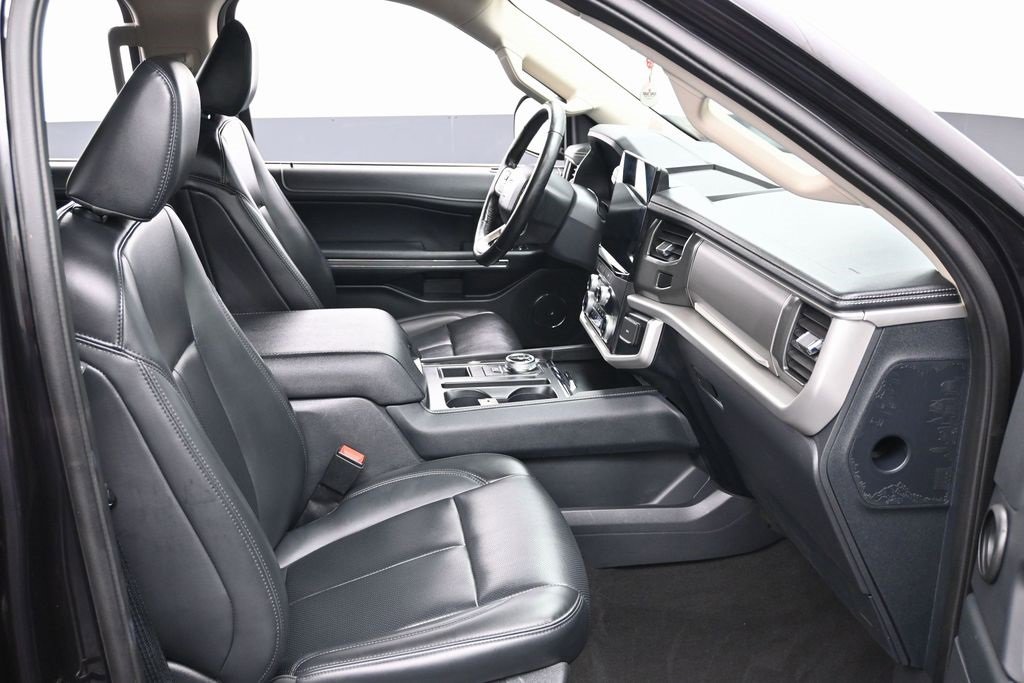 Used 2024 Ford Expedition XLT image 41