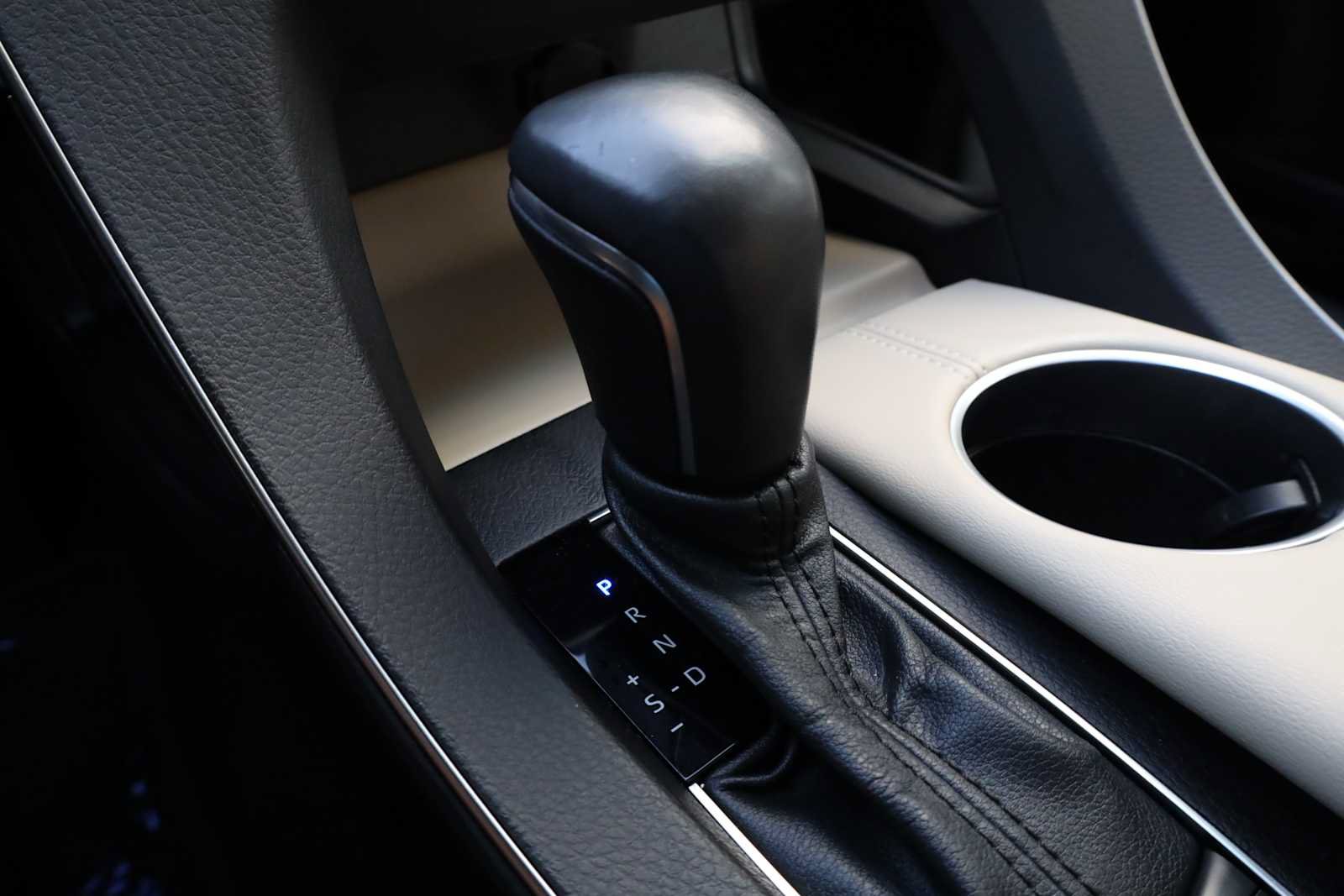 Used 2021 Toyota Avalon XLE FWD image 23