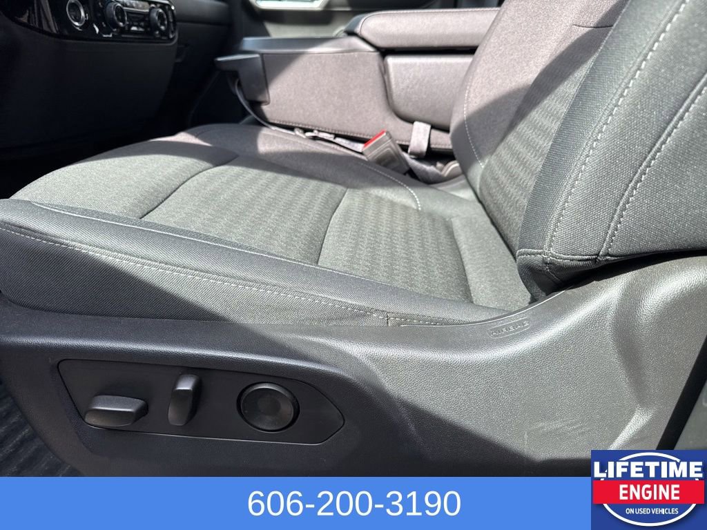 Used 2024 Chevrolet Silverado 1500 LT image 17