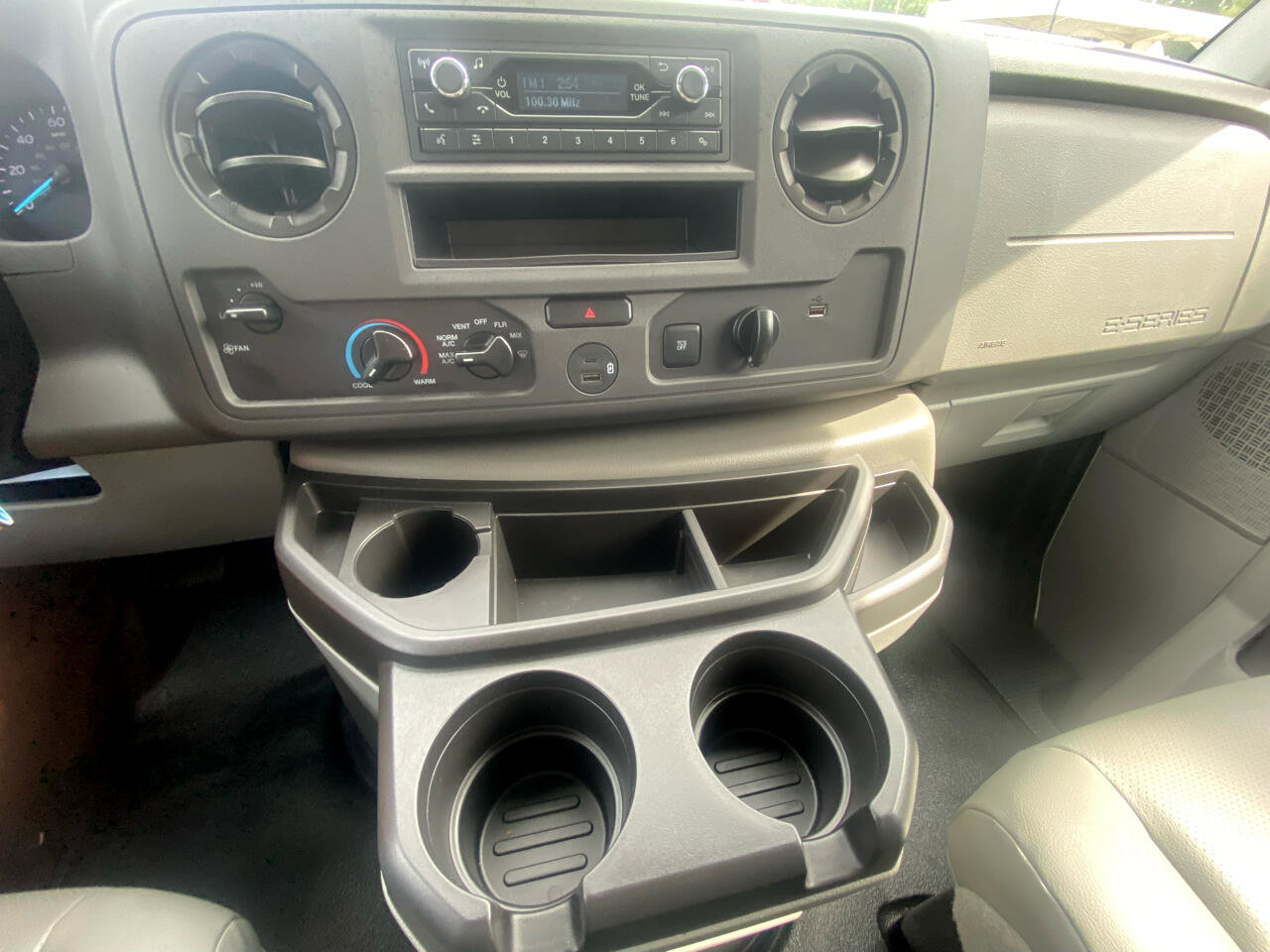 Used 2024 Ford E-350 and Econoline 350 Super Duty w/ Power Windows & Locks Group image 31