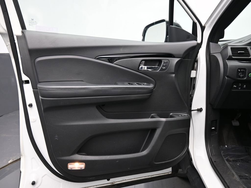 Certified 2020 Honda Passport Elite image 30