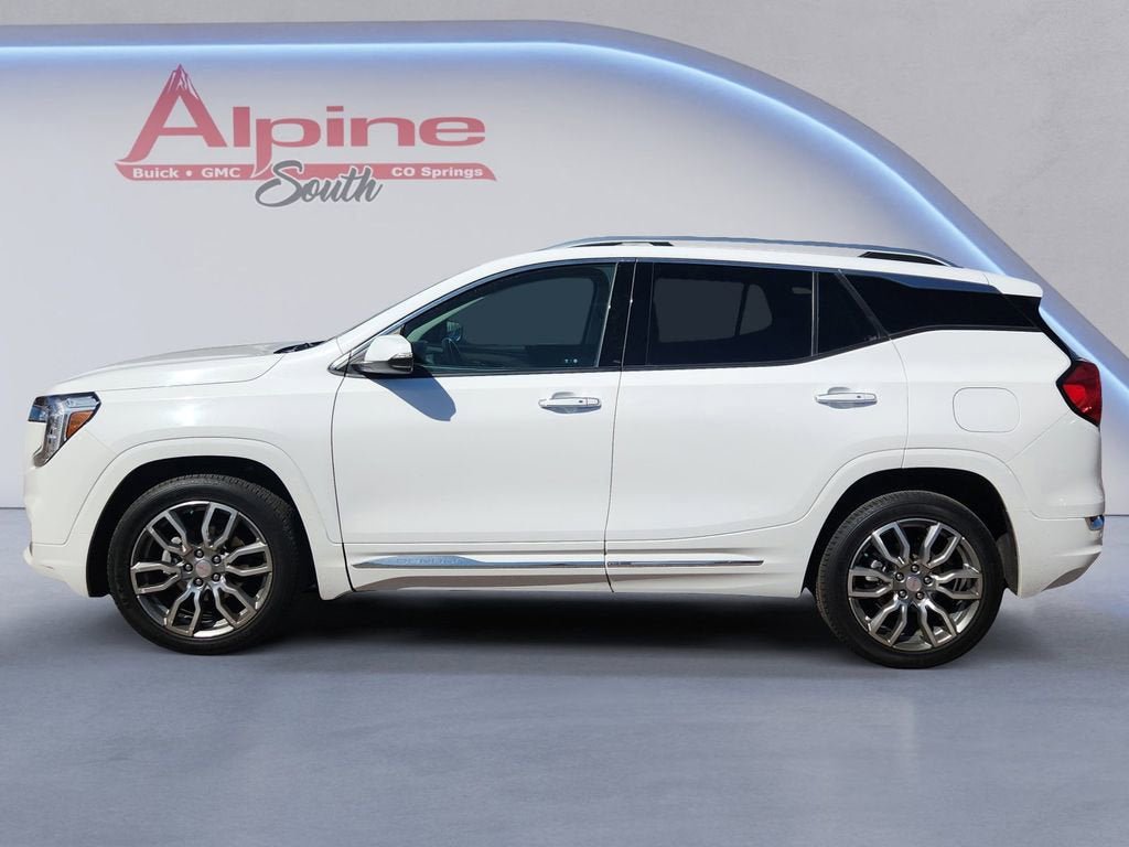 Used 2024 GMC Terrain Denali AWD/4WD image 2
