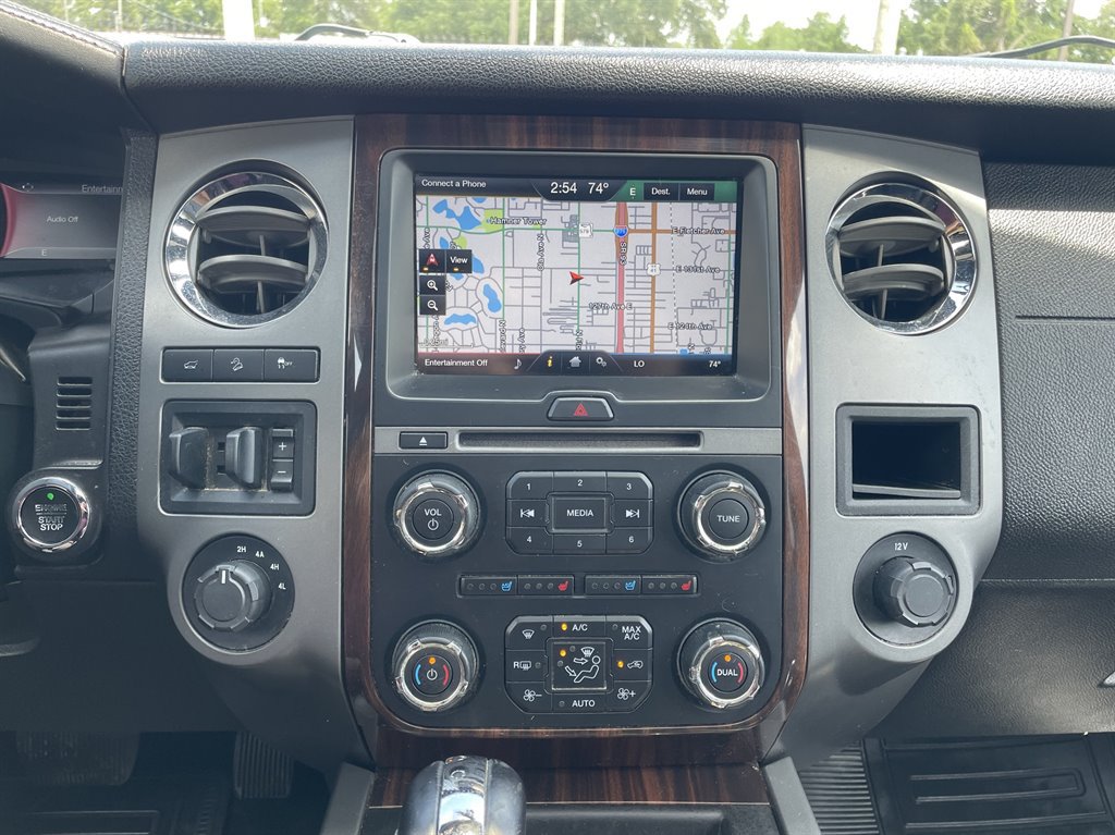 Used 2015 Ford Expedition Platinum AWD/4WD image 30