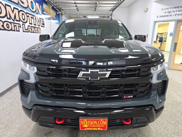 Used 2025 Chevrolet Silverado 1500 LT Trail Boss w/ Convenience Package II image 2
