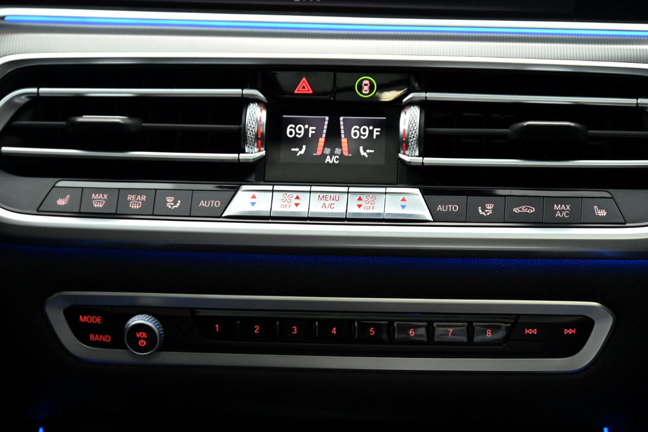 Used 2020 BMW X5 M50i w/ Premium Package image 32