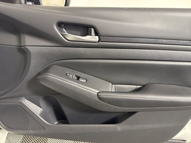 Used 2025 Nissan Altima 2.5 SV image 22