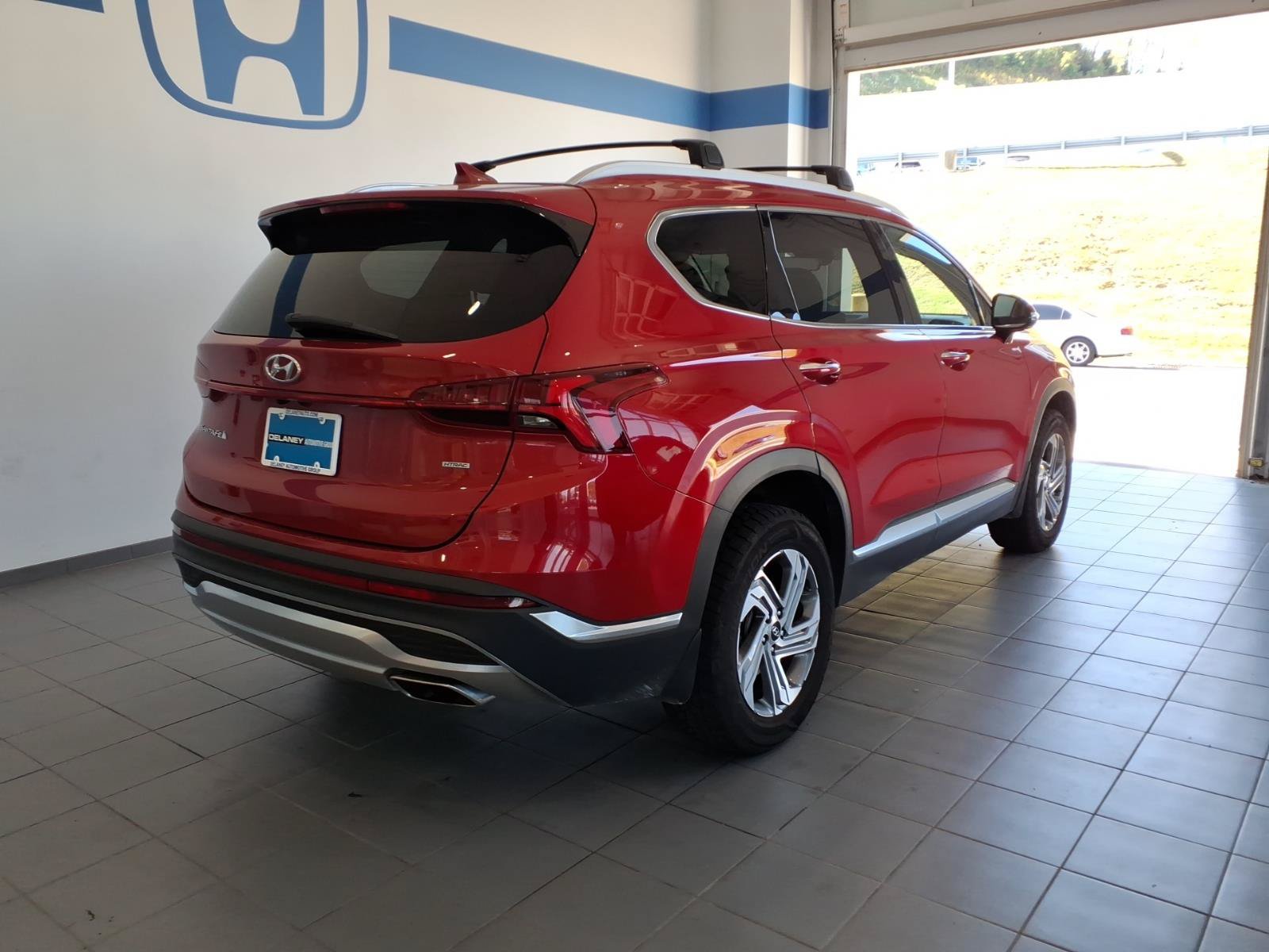 Used 2022 Hyundai Santa Fe SEL w/ Convenience + Premium Package AWD/4WD image 5
