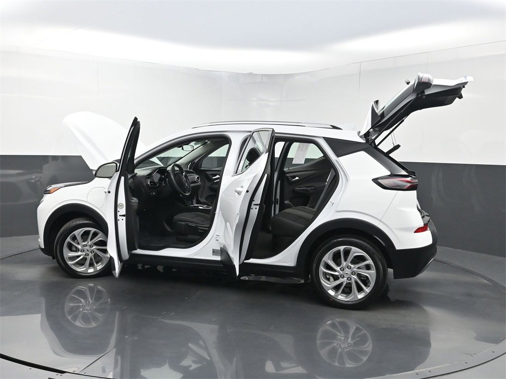 Used 2023 Chevrolet Bolt EUV LT image 35