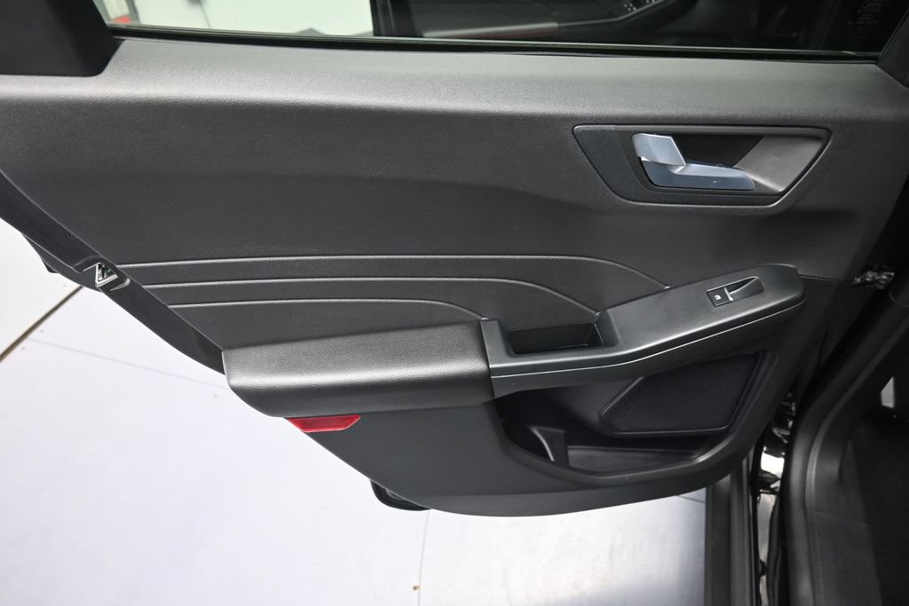 Used 2024 Ford Escape ST-Line w/ Tech Pack #1 AWD/4WD image 23