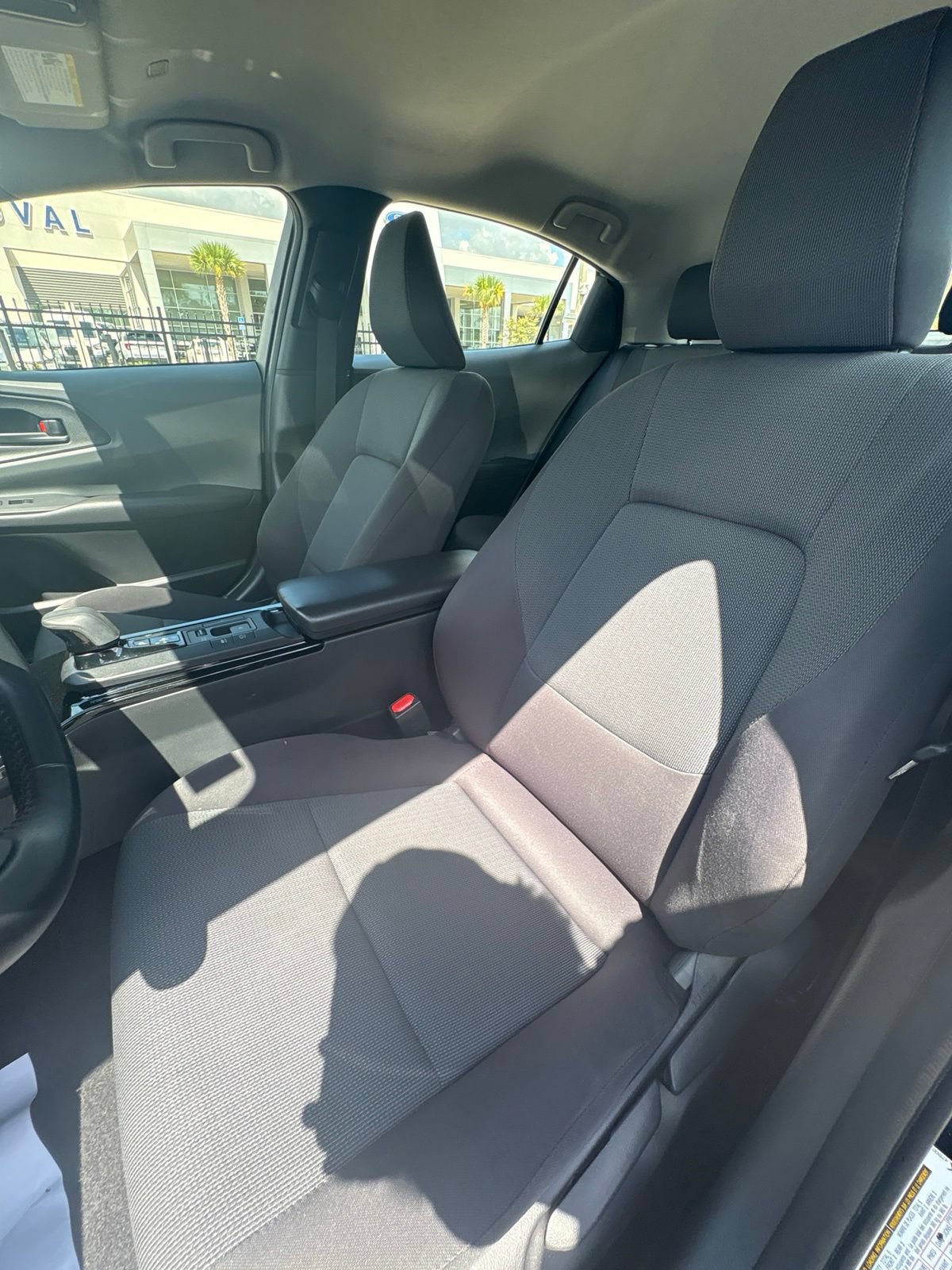 Used 2024 Toyota Prius LE FWD image 13