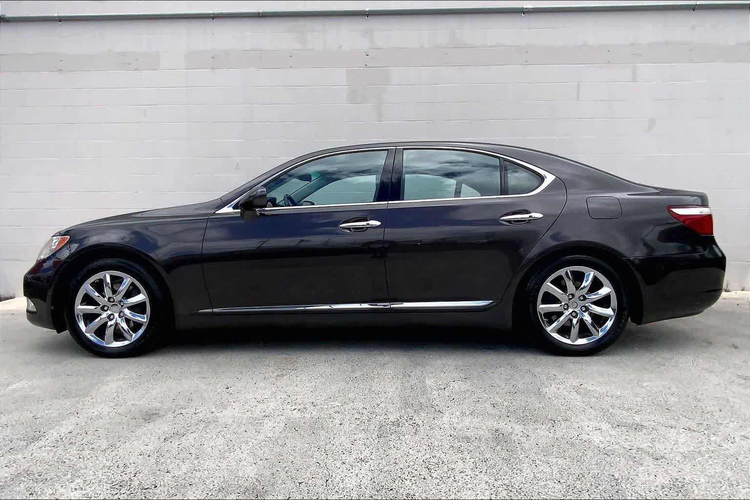 Used 2007 Lexus LS 460 RWD image 3