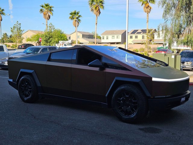 Used 2024 Tesla Cybertruck AWD Crew Cab image 3