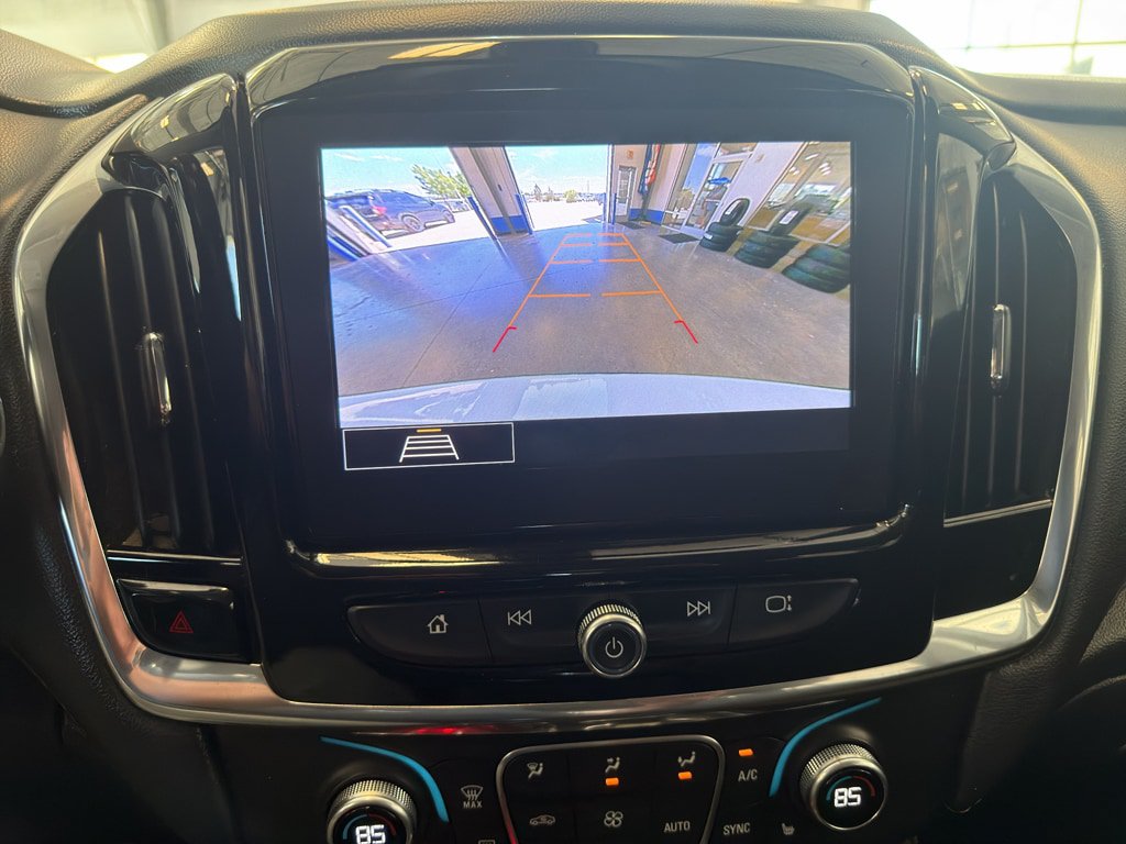 Used 2020 Chevrolet Traverse LT FWD image 19