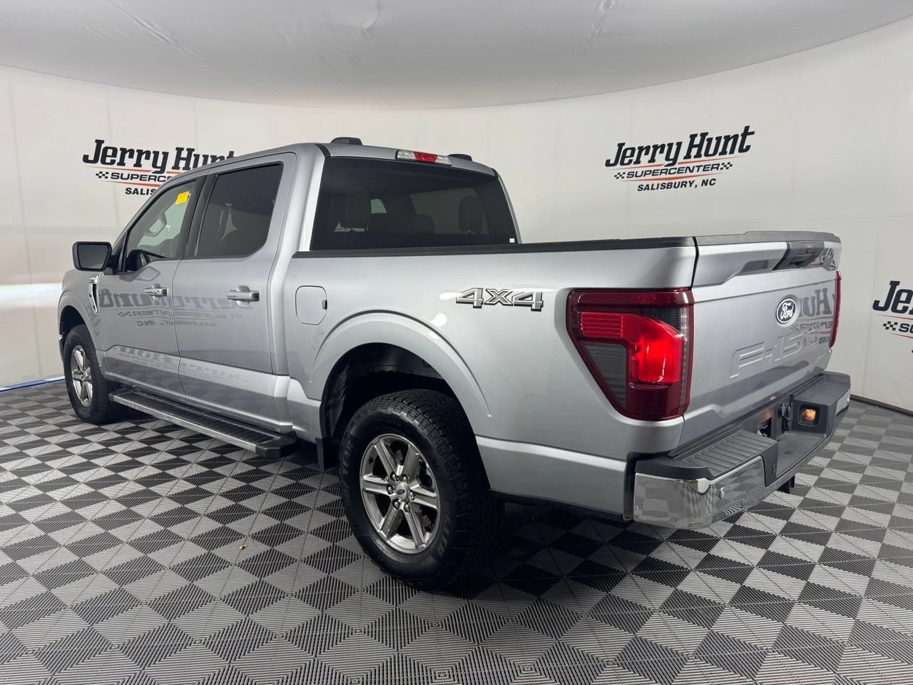 Used 2025 Ford F150 XLT w/ Equipment Group 301A Standard AWD/4WD image 9